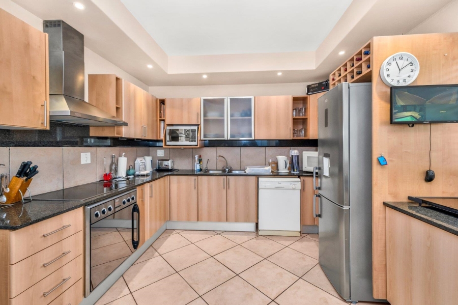 4 Bedroom Property for Sale in Bantry Bay Western Cape